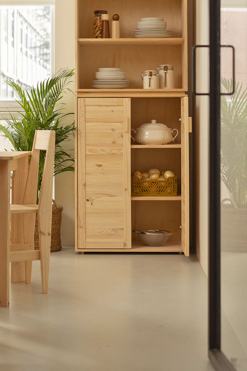 Imagen de ambiente 5 para:Armario con estanter&iacute;a de madera maciza de pino